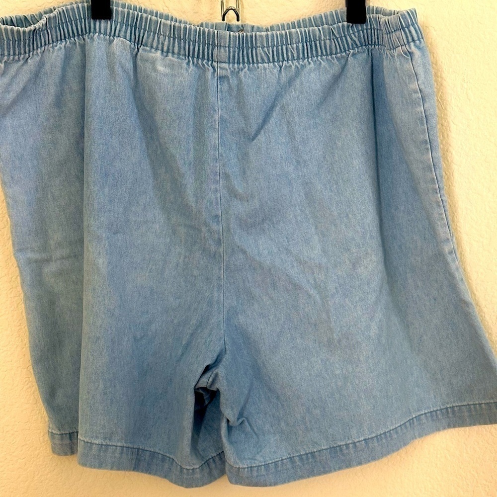 Karen Scott size 18 denim shorts. - Picture 3 of 6